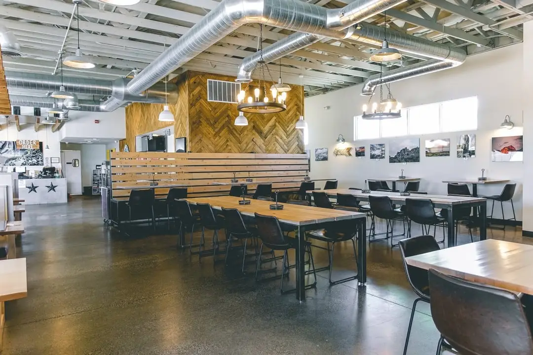 Village Pizza - Interior Views - Bright and Spacious