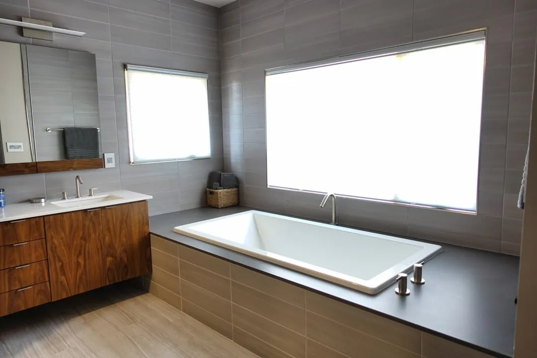 Baca Residence - Interiors - Bathroom and Tub