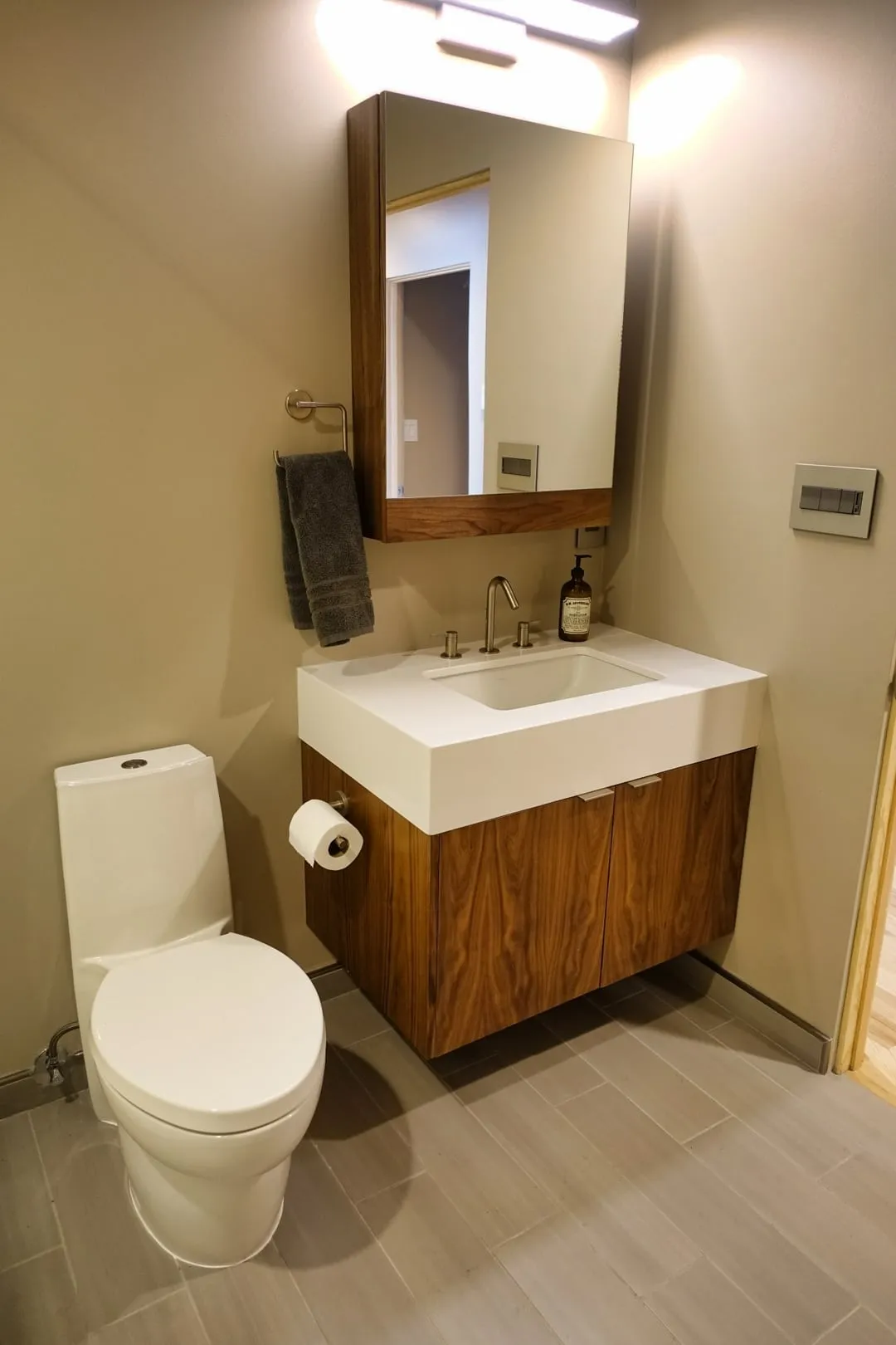 Baca Residence - Interiors - Bathroom Accents