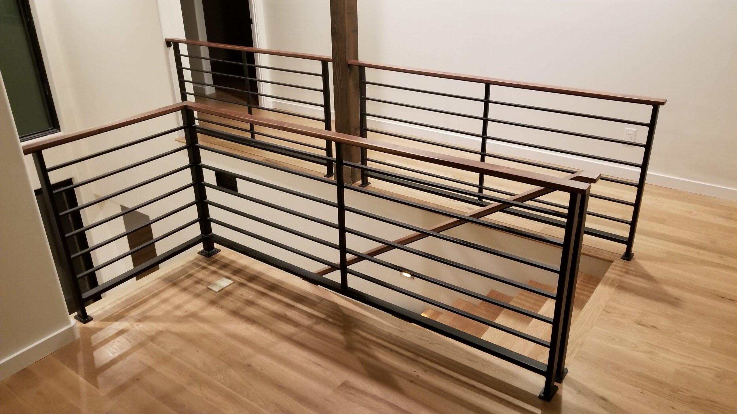 Kraii Residence - Interiors - Custom Accents