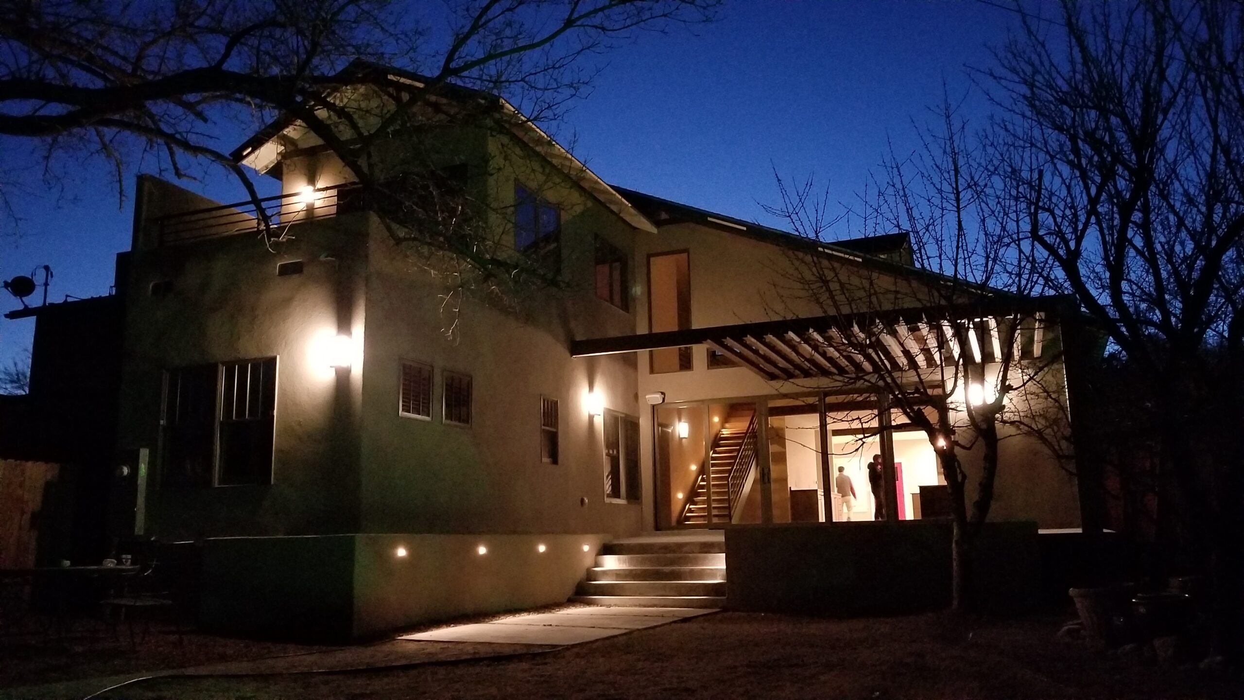 Kraii Residence - Interiors - Custom Accents