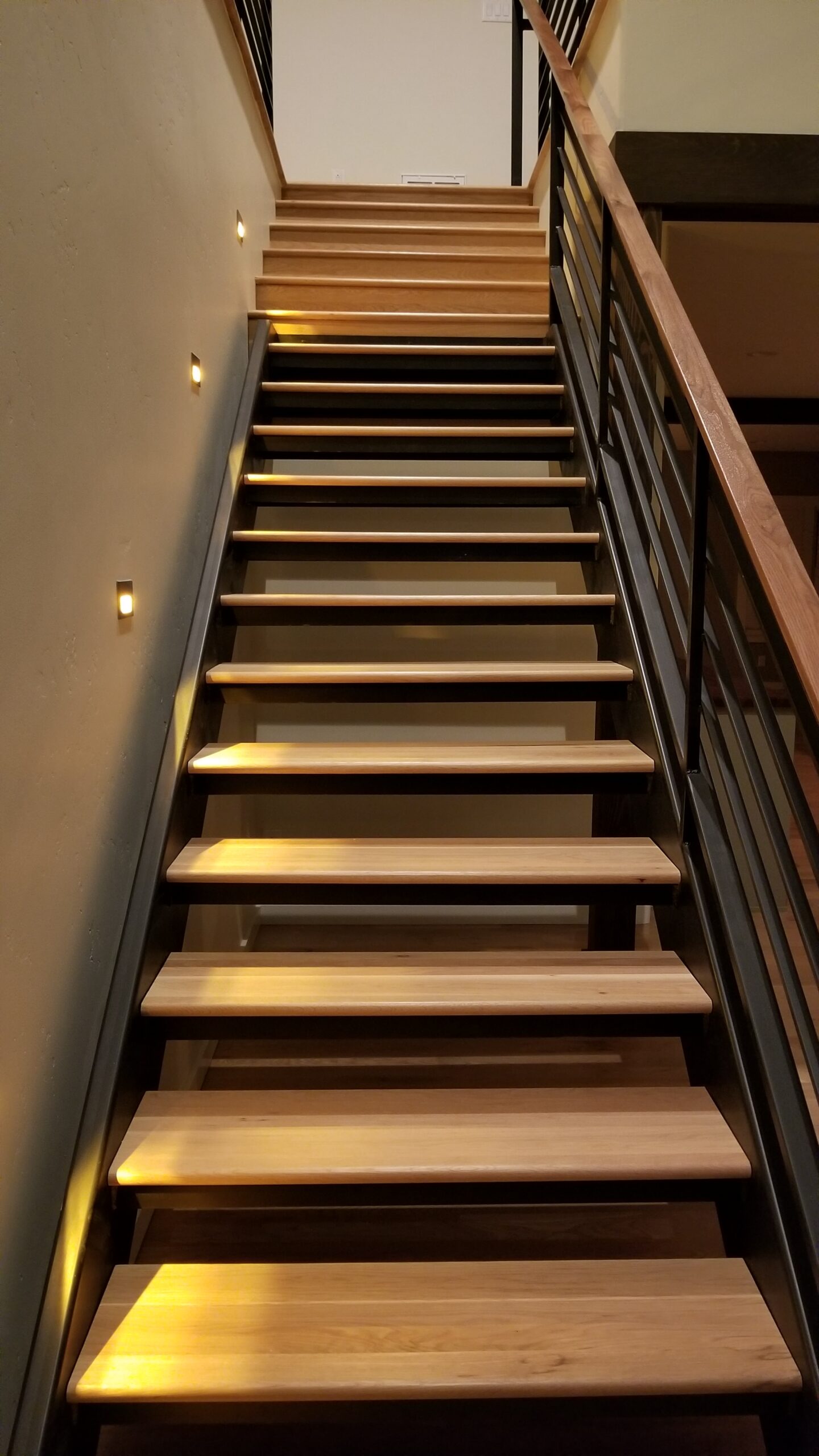 Kraii Residence - Interiors - Custom Accents